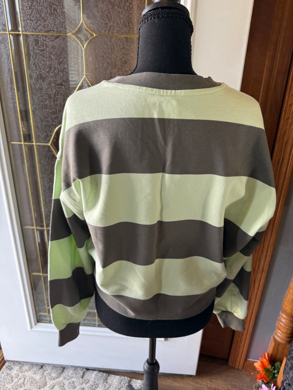 lululemon athletica Green and Grey/Sage Striped Cropped Sweatshirt - Picture 5 of 5